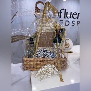 Spring Housewarming Luxury Gift Basket